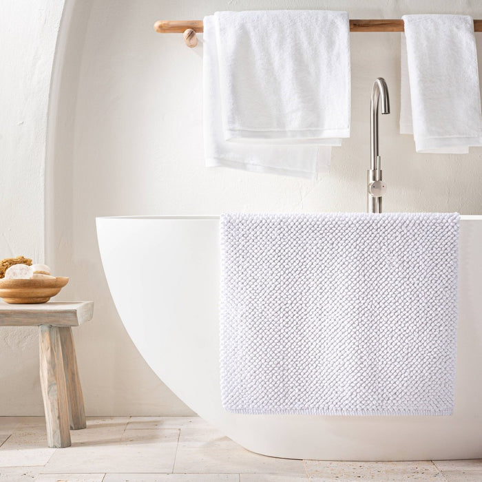 21"x34" Textured Bath Mat White - Casaluna