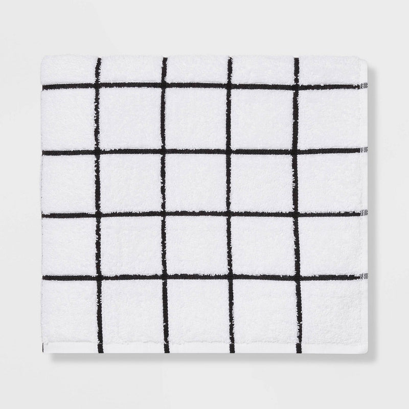 Everyday Grid Bath Towel Black/White - Room Essentials