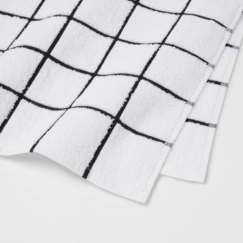 Everyday Grid Bath Towel Black/White - Room Essentials