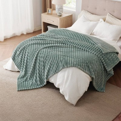 Bedsure Twin/Twin XL Plush Blanket Green