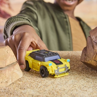 Transformers CYBERWORLD Bumblebee Cyber Changers
