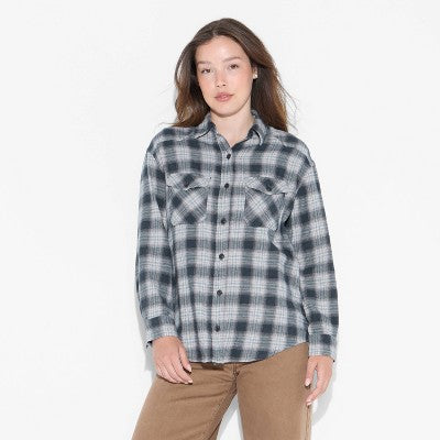 Women's Oversized Long Sleeve Collared Flannel Shirt M