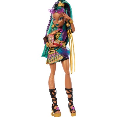Monster High Nefera De Nile Doll with Pet Scarab Lavish and 7 Accessories like Purse and Snacks