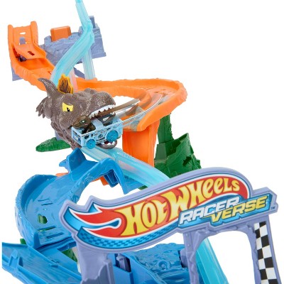 Jurassic World Hot Wheels Racer Verse Rebirth Crash and Splash Track Set
