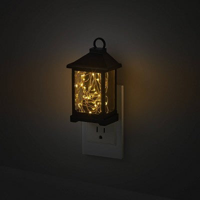 Globe Electric On/Off Switch Twinkle Stringlight Night Light with 2 Light Modes: LED Kids' Nightlight, Wall Plug, Black