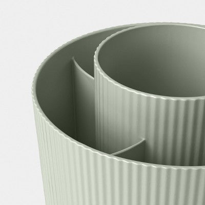 Ribbed Green Spinning Pencil/Pen Divider - Threshold