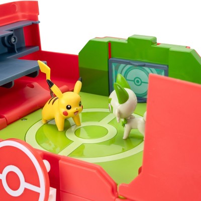 Pokemon Play 'N' Display Case with Pikachu & Sprigatito Action Figure