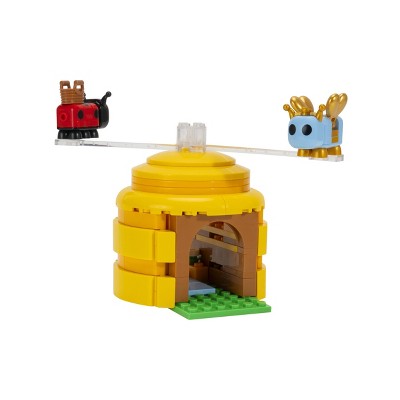 Adopt Me! Coffee Shop Interior with Queen Bee Building Set - 225pc
