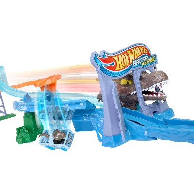 Jurassic World Hot Wheels Racer Verse Rebirth Crash and Splash Track Set