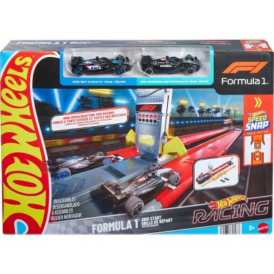 Hot Wheels Racing Formula 1 Grid Start Track Set and 2 Die-Cast F1 Cars in 1:64 Scale