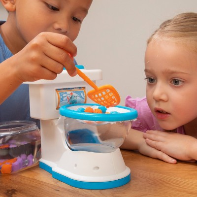 PlayMonster Dont Flush the Fish Board Game