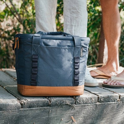 CleverMade Collapsible Tahoe 30 Cans Soft Sided Cooler - Ocean: Water-Resistant with Adjustable Straps