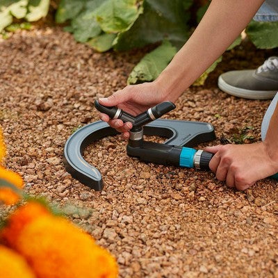 Gilmour Adjustable Whirler Hang Sprinkler Black