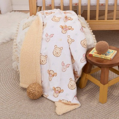 Disney Winnie the Pooh Sweet Hugs Baby Blanket