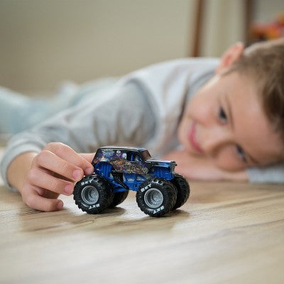 Monster Jam Son-Uva Digger Die Cast Monster Truck with Trading Card
