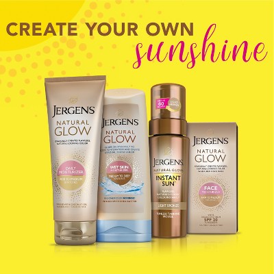 Jergens Natural Glow Wet Skin Moisturizer, In-Shower Self Tanner Body Lotion, Medium To Tan Tone - 7.5 fl oz