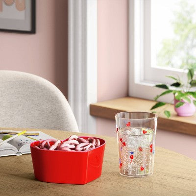 28 fl oz Melamine Figural Heart Serving Bowl Red - Room Essentials
