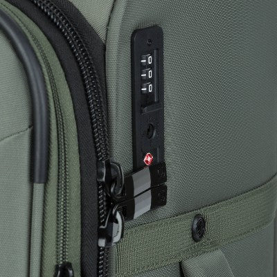 SWISSGEAR Zurich Softside Carry On Spinner Suitcase - Green (LOCAL PICKUP ONLY)