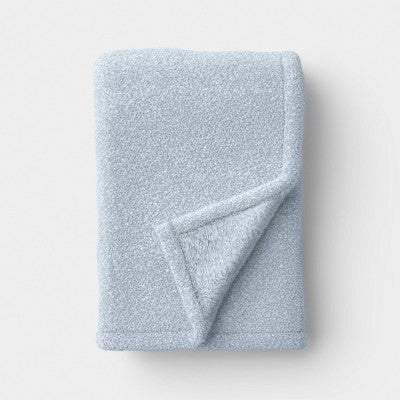 50"x70" Heathered Comfort Plush Throw Blue/White - Room Essentials