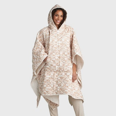 Quilted Wearable Blanket White/Tan Pattern - Room Essentials