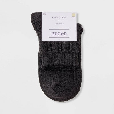 Women's Scalloped Edge Pointelle Super Soft Short Crew Boot Socks - Auden Black 4-10