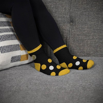 NHL Boston Bruins Big Dot Fuzzy Socks - One Size Fits Most