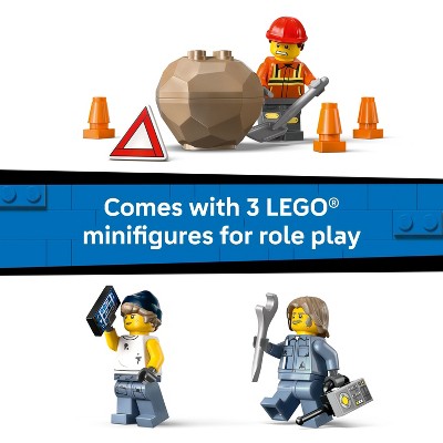 LEGO City Heavy-Duty Recovery Tow Truck with Crane 60467