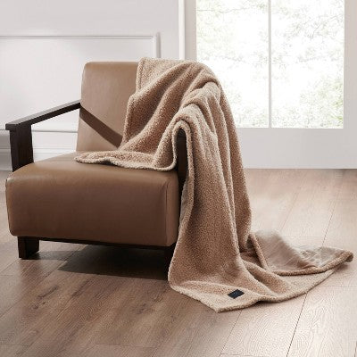 Brookstone Heated Coziest Throw Boucle Brown