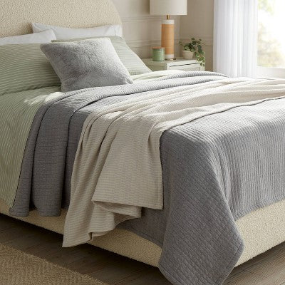 Full/Queen Chenille Jacquard Blanket Gray Geo - Threshold