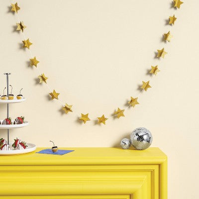 New Year's Eve Gold Stars Paper Garland - Spritz