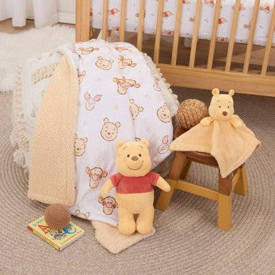 Disney Winnie the Pooh Sweet Hugs Baby Blanket