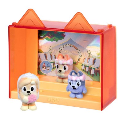 Bluey Fuzzies Episode Pack The Sign Display Case and Figures