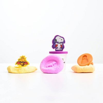 Innovative Designs 3pk Glow in the Dark Dough with Stamper Peanuts