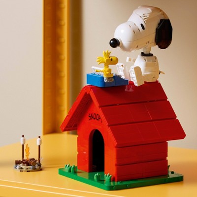 LEGO Ideas Peanuts: Snoopy's Doghouse Building Set 21368