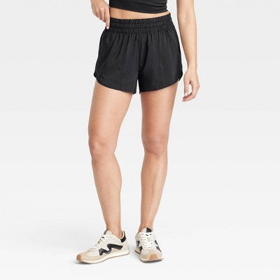 Women's Woven Mid-Rise Run Shorts 3" M