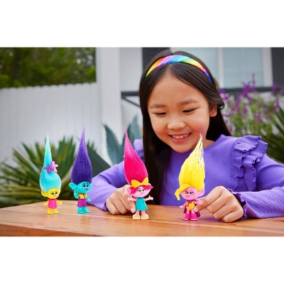 DreamWorks Trolls Fun Fair Surprise Trendsettin Queen Poppy Fashion Doll Toys