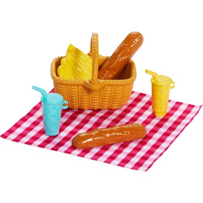 Barbie Family and Friends Dolls and Accessories, Picnic-Themed Playset with 2 Dolls
