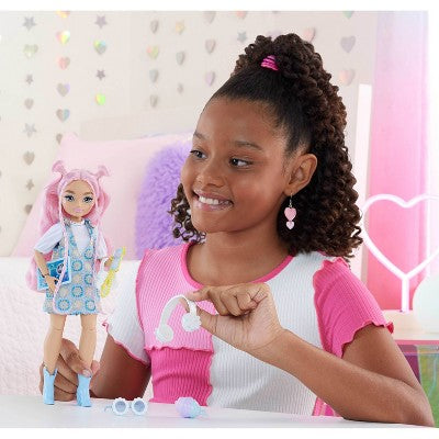 Barbie Dream Besties Daisy Jean 11" Fashion Doll