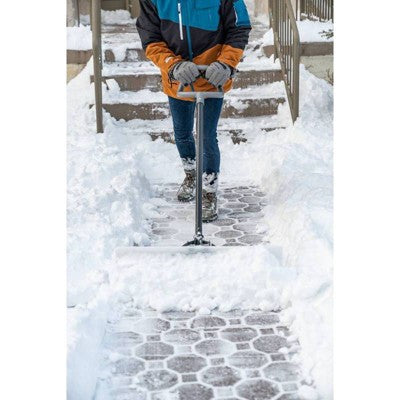 Suncast 30" Ultra High Molecular Pusher (LOCAL PICKUP ONLY)