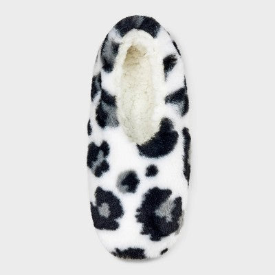 Women's Leopard Faux Fur Cozy Pull-On Slipper Socks with Grippers - Auden White/Black M/L