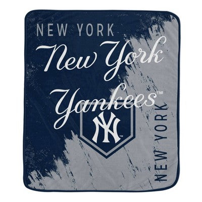 MLB New York Yankees Painted Plate Ultra Soft Blanket: 50"x60"