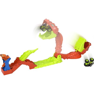 Hot Wheels Monster Trucks Snake Slam Takedown Playset with 1:64 Scale