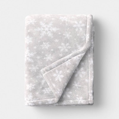 Christmas Snowflake Plush Throw Blanket Gray/White - Wondershop
