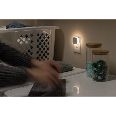 Energizer 2pk Mini Motion-Sensing LED Nightlights White