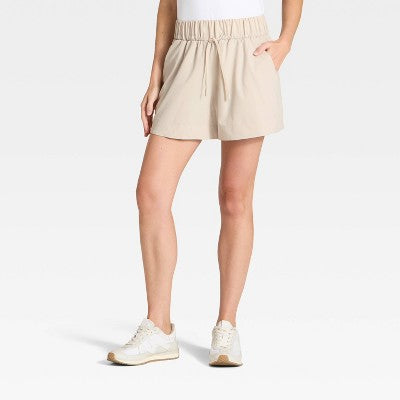 Women's Active Light High-Rise Wide Leg Shorts 3.5" L