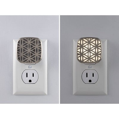 Energizer LED Mini Deco Lights Flower Design 2pk: Plug-In Nightlights, Electric, White, All Ages, 5 Watts, No Assembly Required