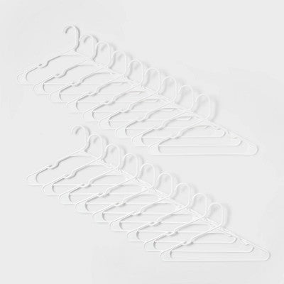 18pk Plastic Hangers White - Brightroom