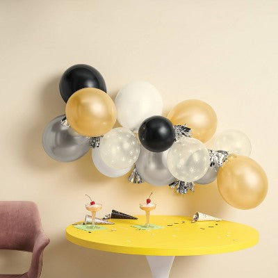 New Year's Eve Balloon Garland with Tassels - Spritz