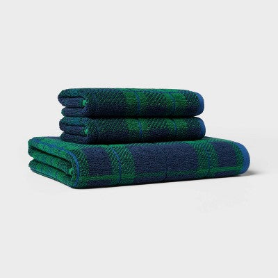Winter Wonderland Plaid Christmas Bath Towel Blue/Green - Threshold
