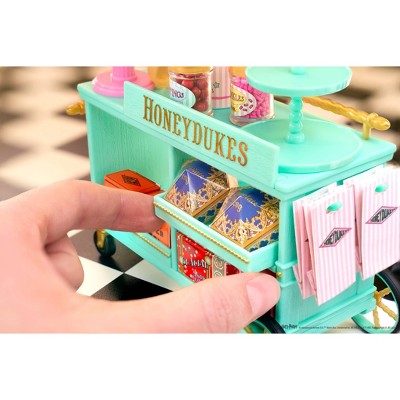 MGA's Miniverse Make It Mini Honeydukes Trolley Harry Potter Mini Collectibles